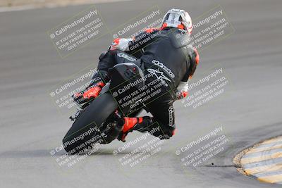 media/Dec-17-2022-SoCal Trackdays (Sat) [[224abd9271]]/Turn 10 Backside (120pm)/